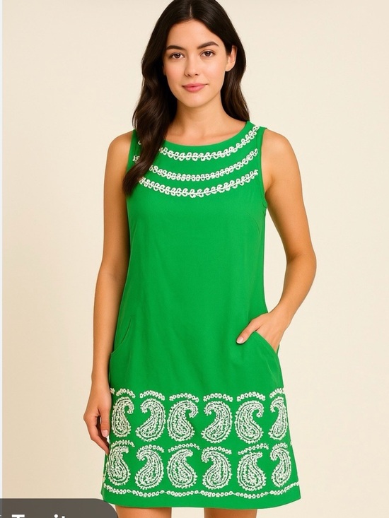 Lilly Pulitzer Dresses & Skirts - Lilly Pulitzer Kelly Green Shift Dress with White Embroidery size 8
